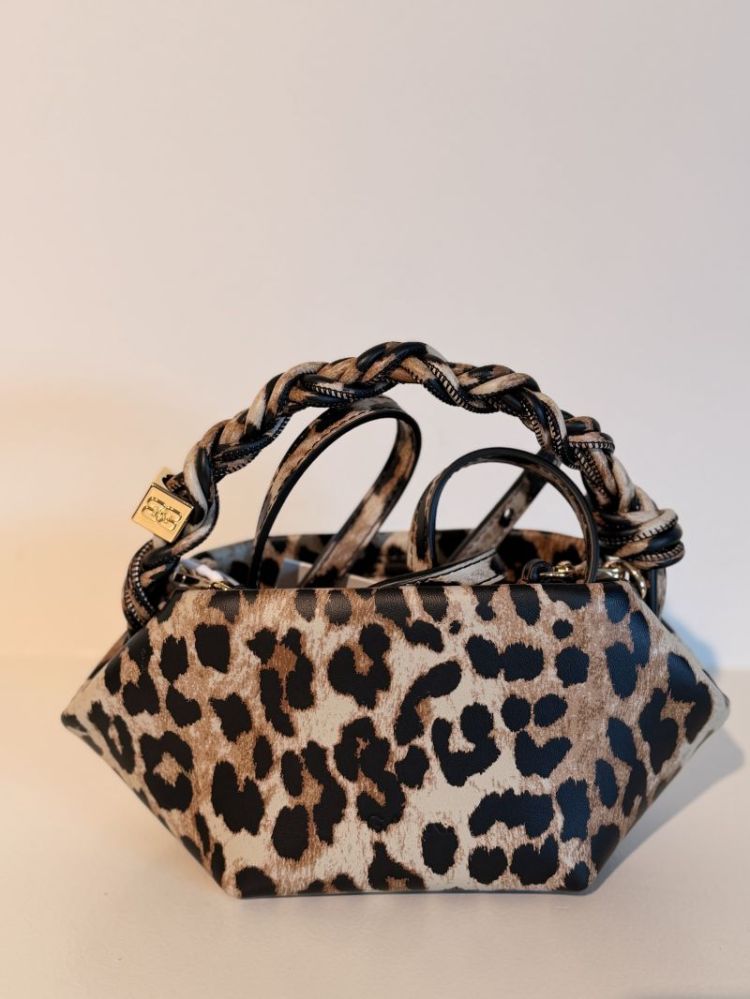 A5817 LEOPARD