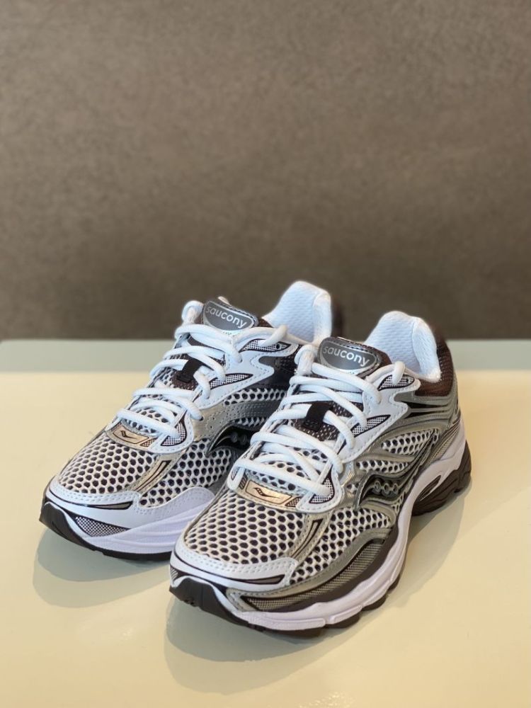 S70739-57 WHITE/BROWN