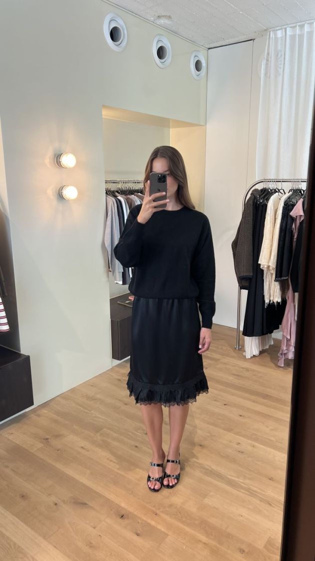 LAYBACK LUXE BUTTON BLACK