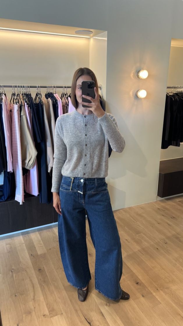 AMARA MALOU CARDI FLINT
