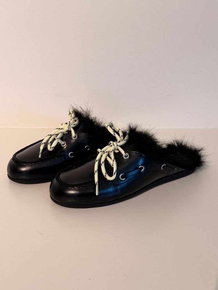 BOATLOAFER MULE HAIRY FUR BOX BLACK