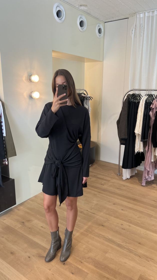 A1030749 BLACK 099